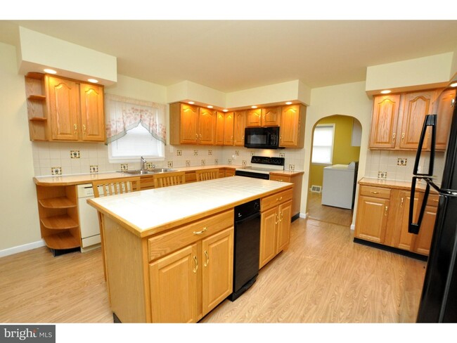 Building Photo - 1356 NJ-38