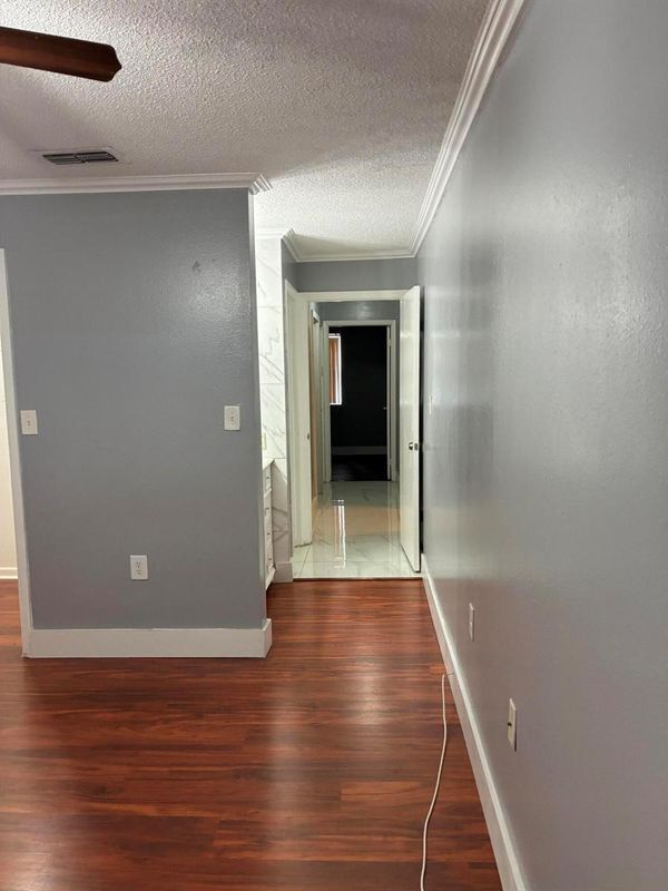 Foto del edificio - 8021 SW 21st Ct