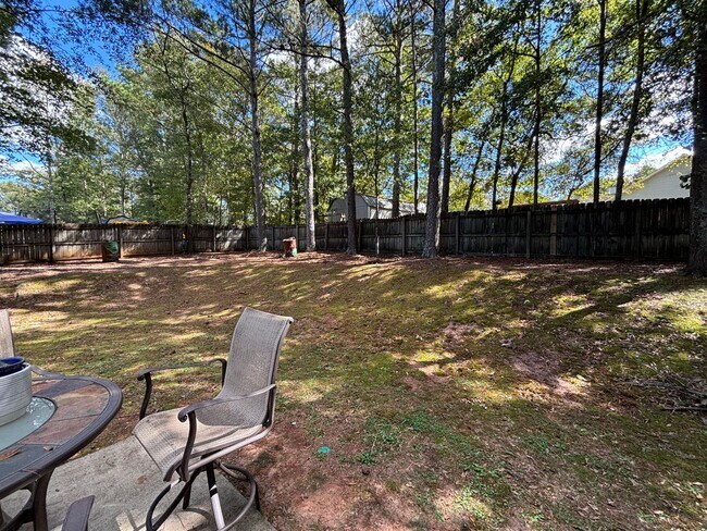 Foto del edificio - Charming 3-Bed, 2-Bath Home in Statham, GA