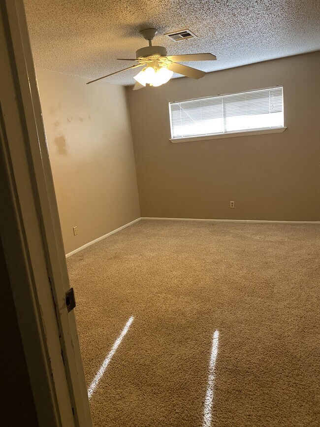 Foto del edificio - 12319 Cedar Springs Ln