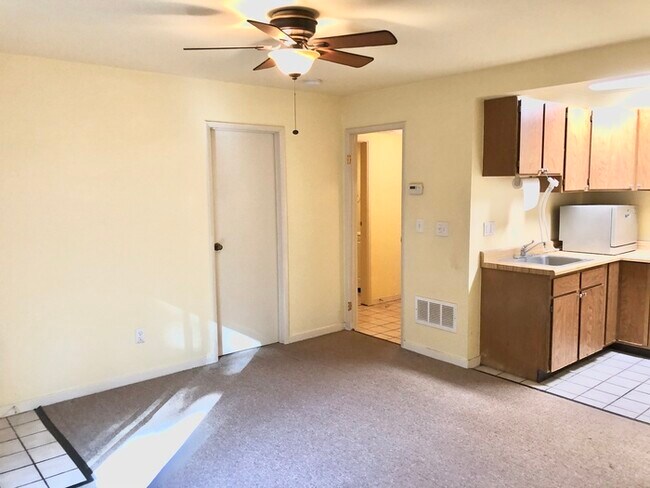 Building Photo - 1 bedroom 1 bathroom - Inlaw - Daly City