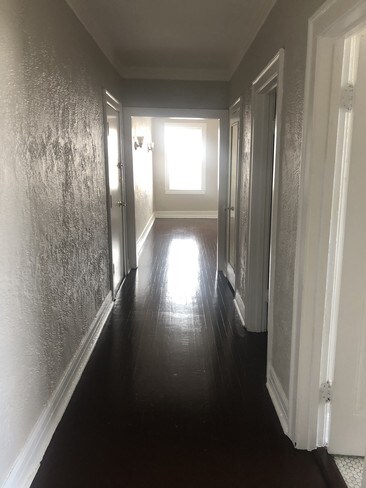 Foto del edificio - 2123 S Laramie Ave