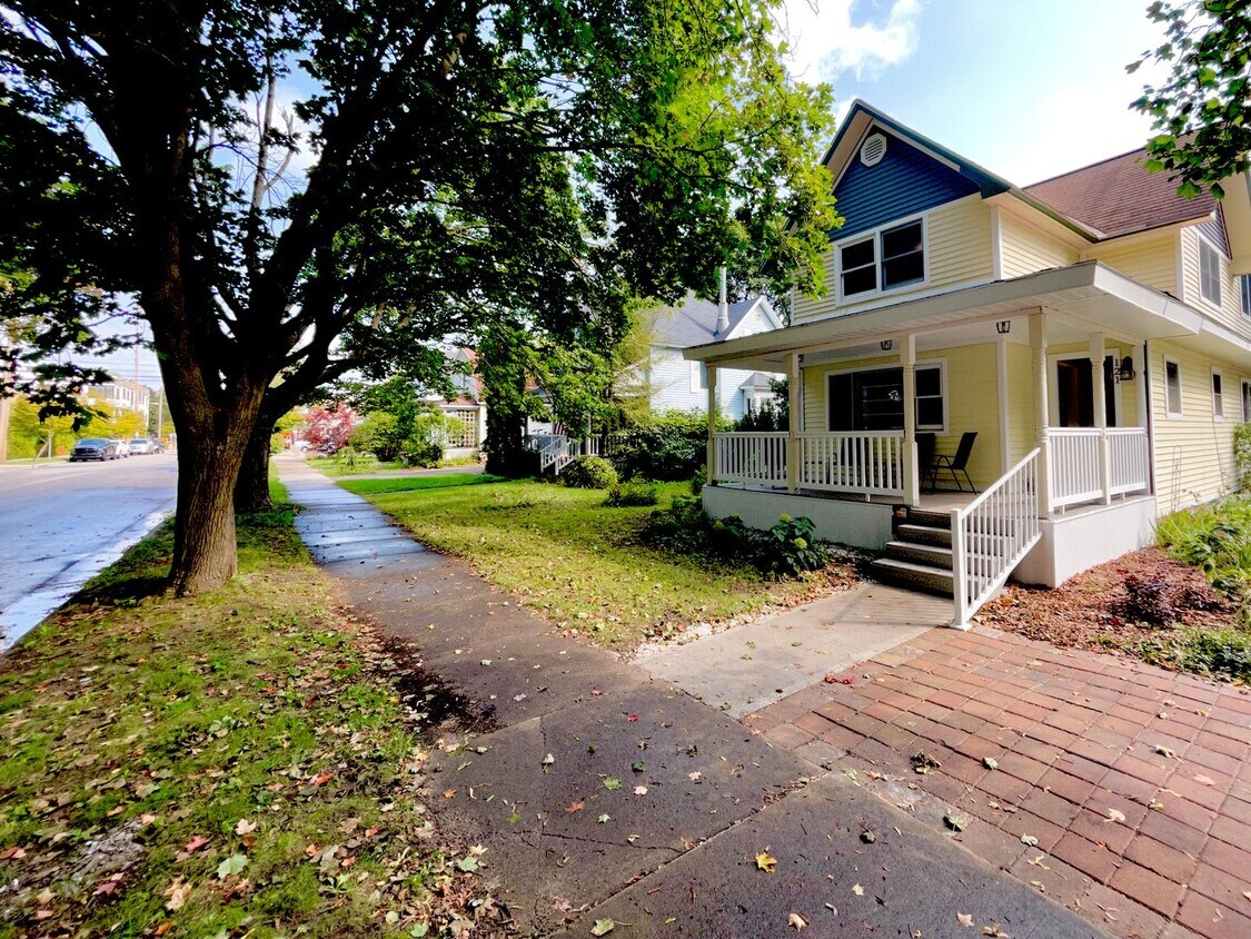 Beautifully Furnished Home in Slabtown For... House Rental in