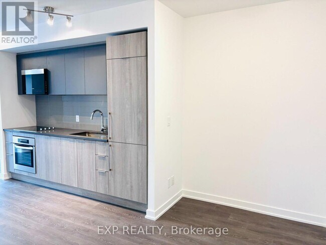 Photo du bâtiment - 2033 Kennedy Rd