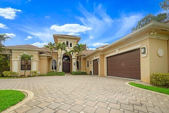 Building Photo - 18337 SE Old Trail Dr W