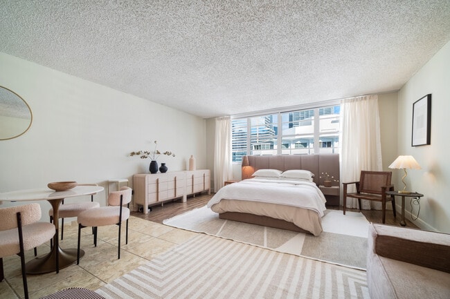 999 Brickell Bay Dr. #1906 Bed angle from other side - 999 Brickell Bay Dr