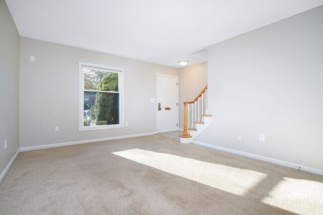 Building Photo - 76 Yorktown Dr