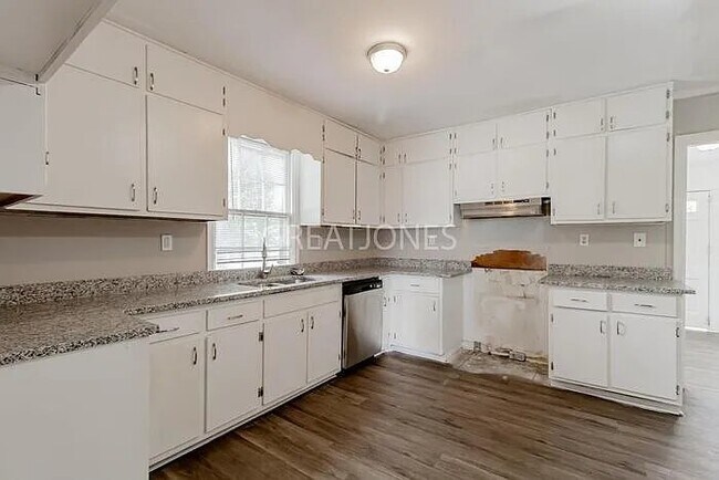 Foto del edificio - 3104 Mary Dr