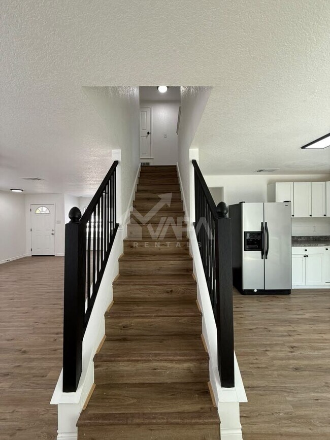 Building Photo - 817 Meadow Peak