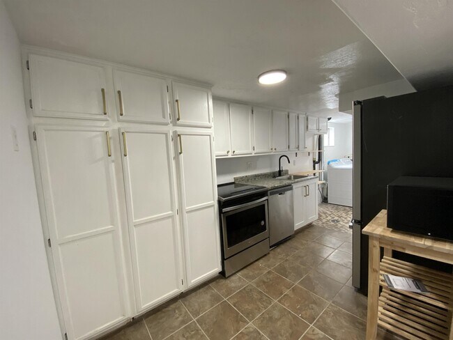 Foto del edificio - 7795 S 1000 E