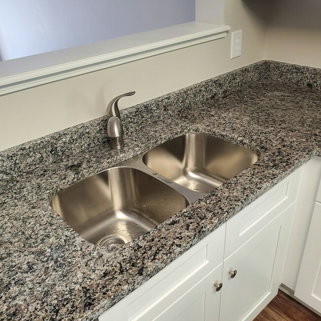 Foto del edificio - 340 Small Avenue Northwest, Unit A