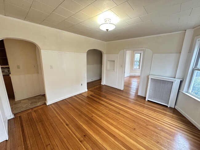 Building Photo - 69 Conwell Ave
