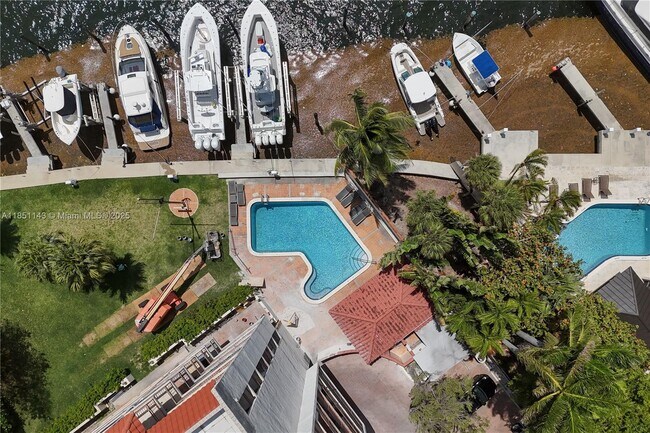 Foto del edificio - 1632 S Bayshore Ct