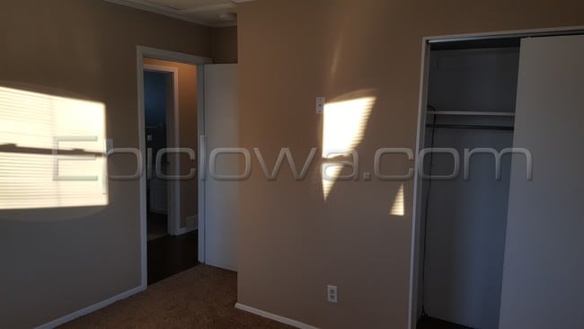 Building Photo - 1092 Eisenhower Rd