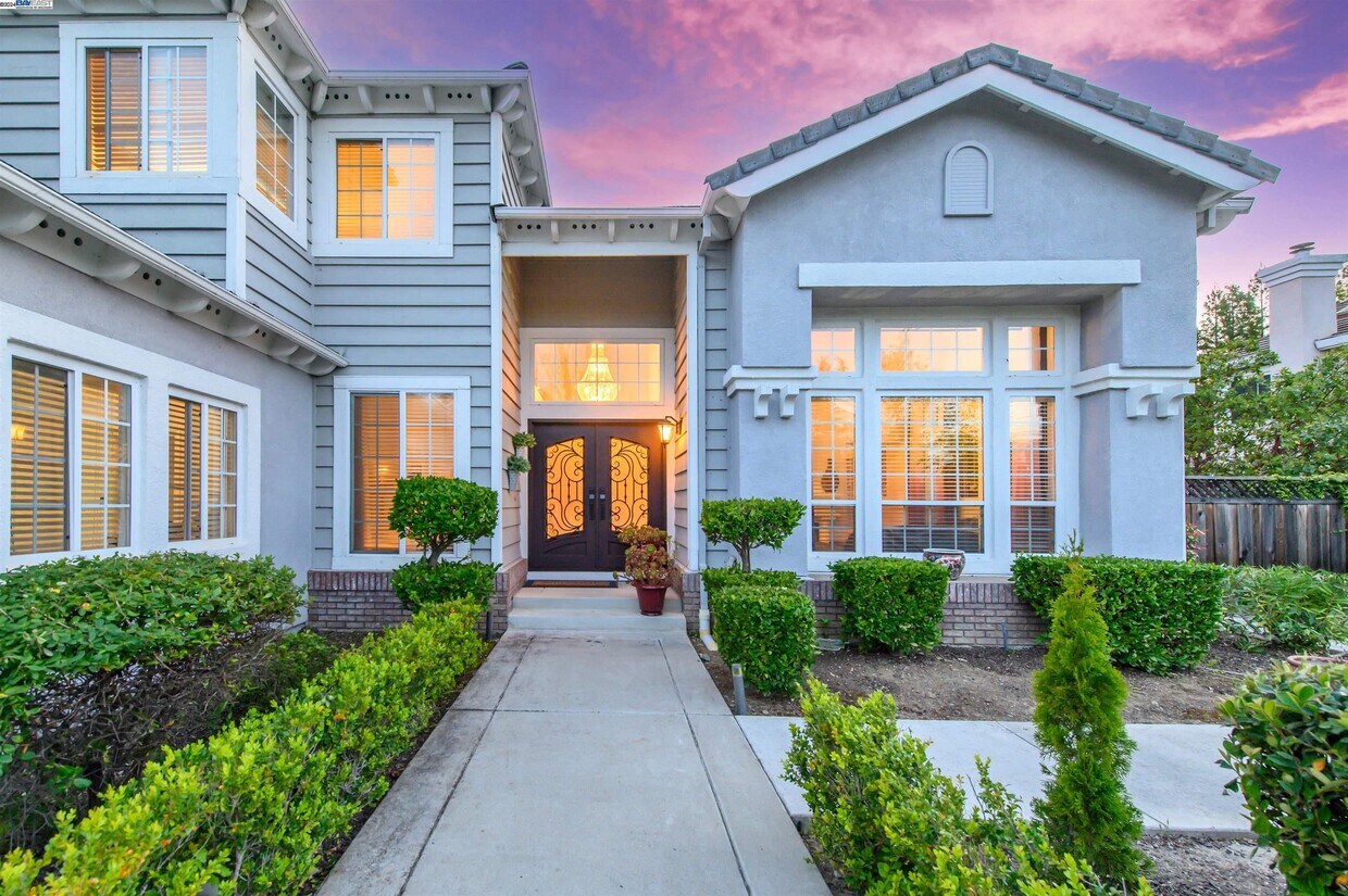 Primary Photo - 8113 Regency Dr