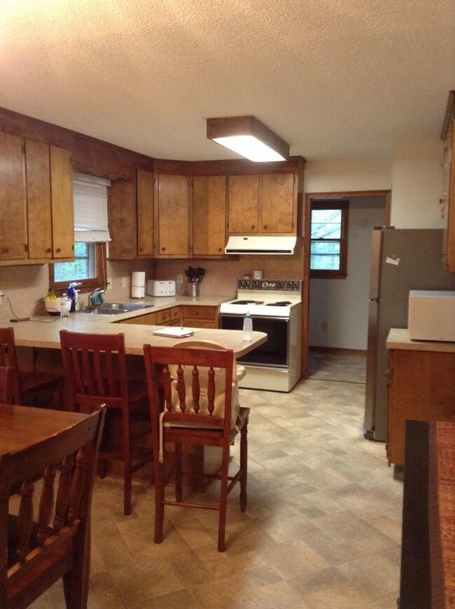 Building Photo - 4928 Bartwood Drive