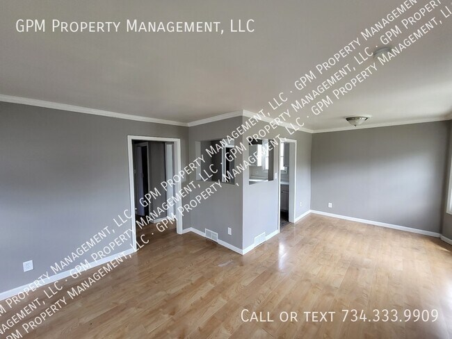 Building Photo - Updated Bungalow in Allen Park!
