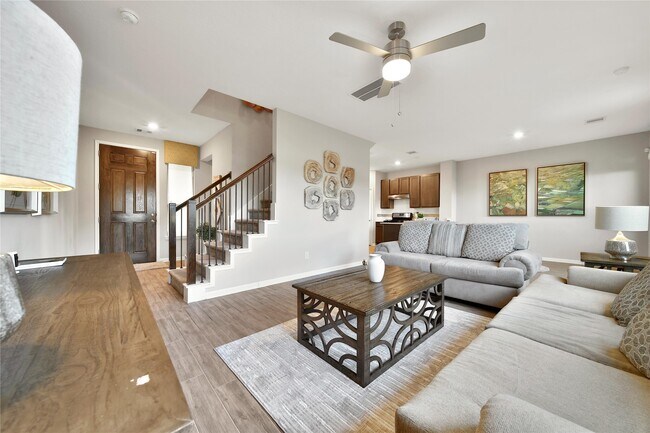 Foto del edificio - 3306 Forest Dr