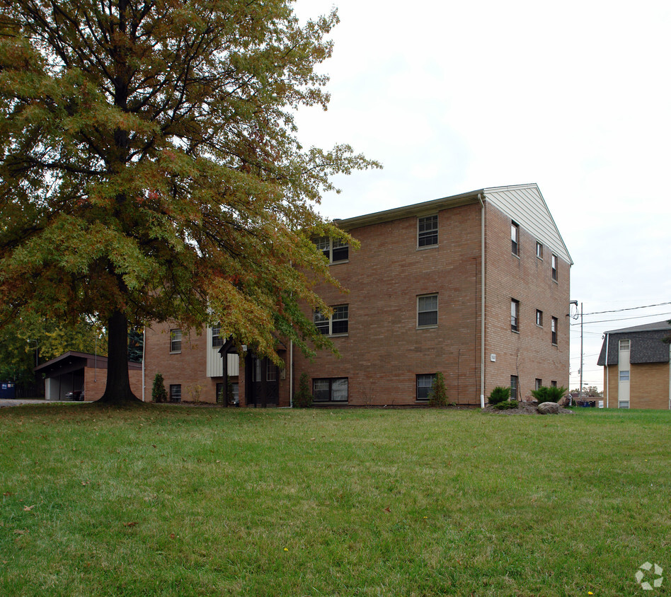 Building Photo - Green Acres Apartments