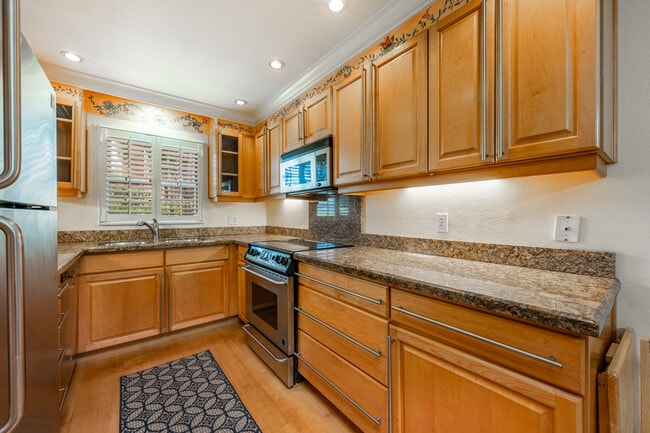 Building Photo - 372 Georgetown Dr