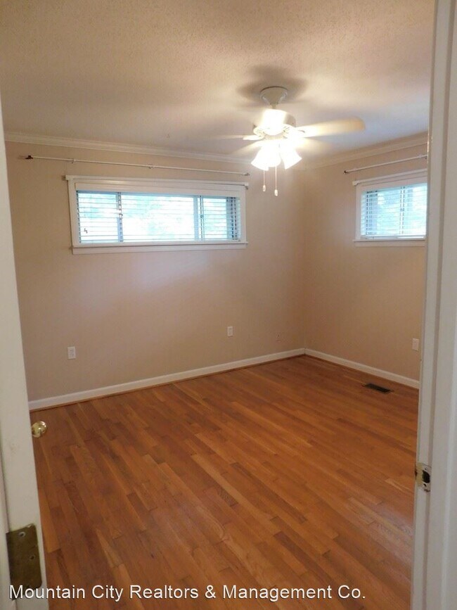 Building Photo - 3 br, 2 bath House - 1002 RidgeWay Avenue