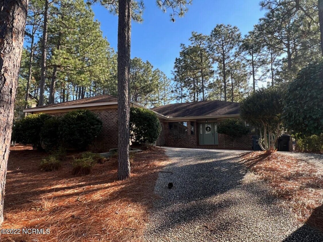10 Aronimink Ln, Pinehurst, NC 28374 House Rental in Pinehurst, NC