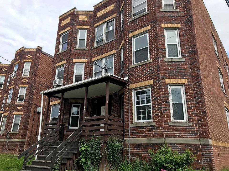 637 calle principal oeste - 637 W Main St