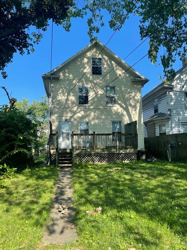 Primary Photo - 715 Saint Nicholas Ave