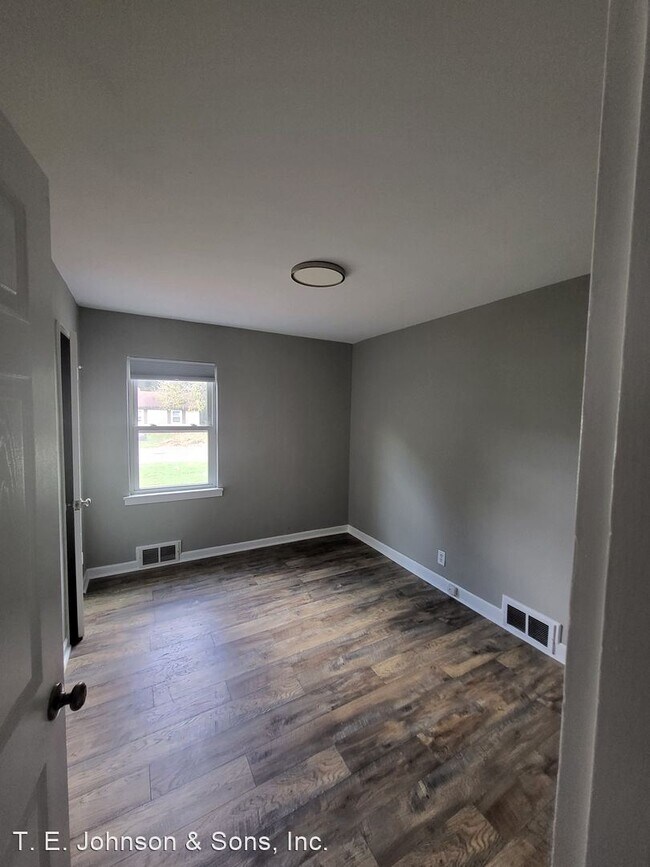 Building Photo - 3 br, 1 bath House - 3625 Cornell Blvd