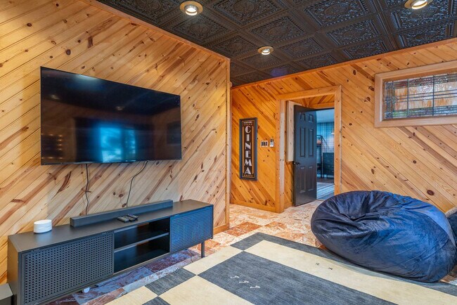 Foto del edificio - 2338 El Miner Dr