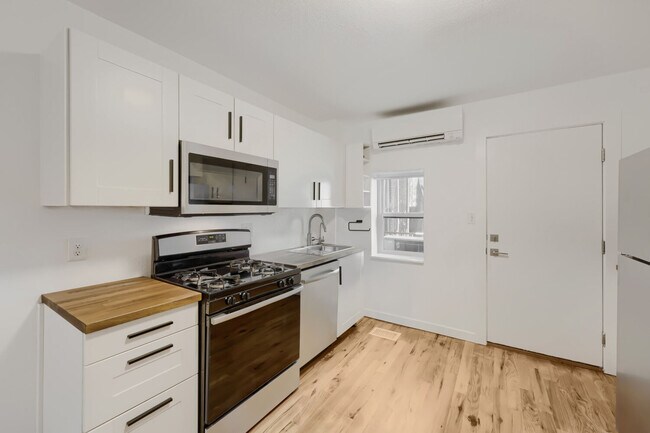 Foto del edificio - 3549 N Williams St
