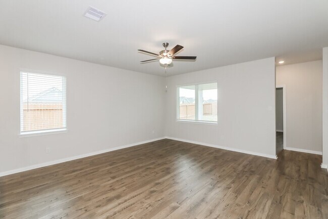 Building Photo - 401 San Miguel Crk Dr