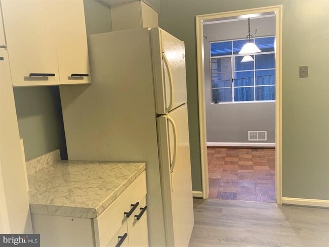 Foto del edificio - 857 N Jacksonville St