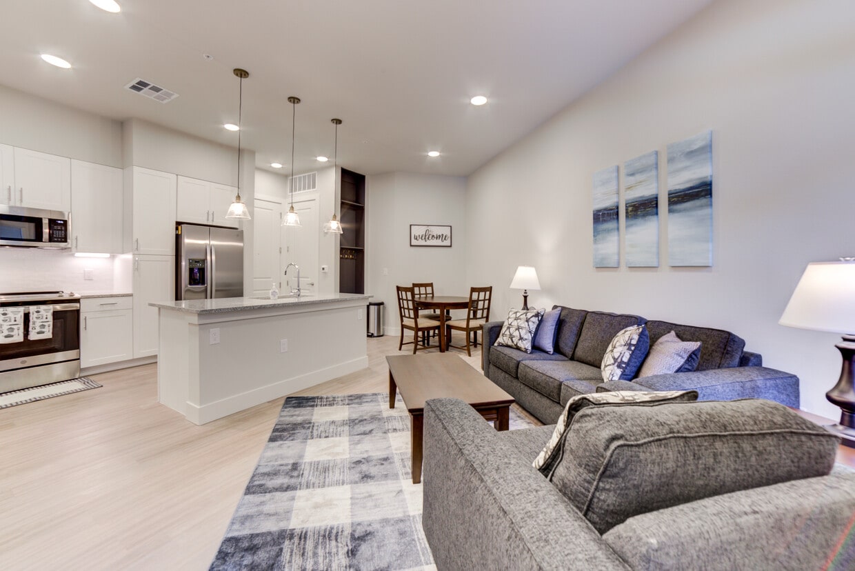 Fully Furnished - All Bills Paid - 504 E Archer St