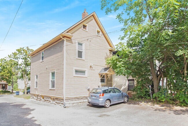 Building Photo - 322 Catherine St