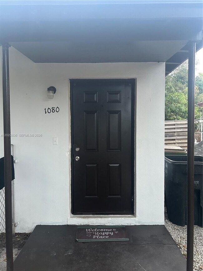 Foto del edificio - 1080 NW 121st St