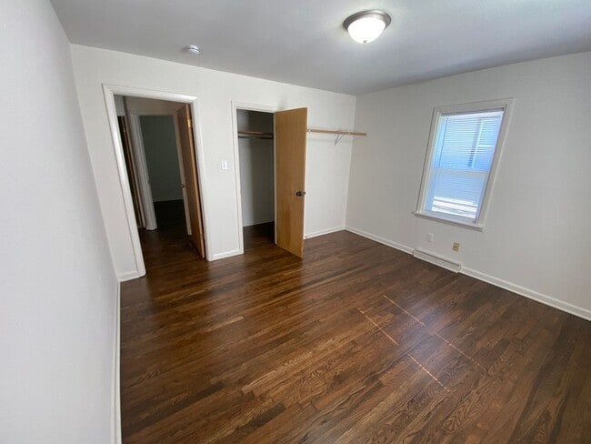 Building Photo - Convenient 2BR Rental Near Amenities: Your...