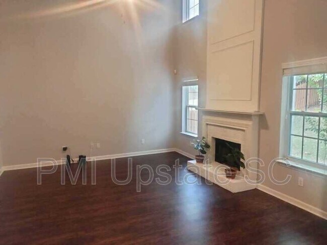 Building Photo - 102 Waterton Way