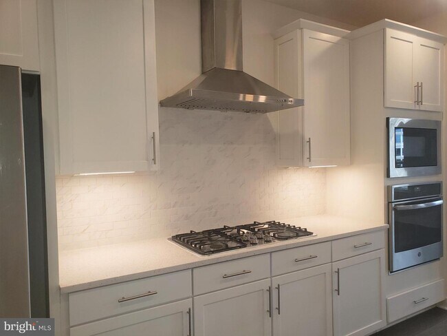 Foto del edificio - 13236 Lake Woodland Way