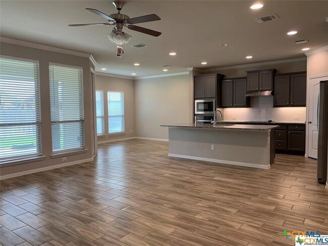 Foto del edificio - 515 Salt Lick Dr