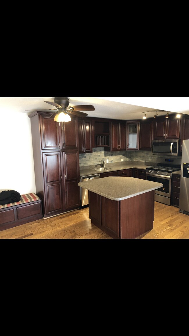 Kitchen - 230 E Ontario St