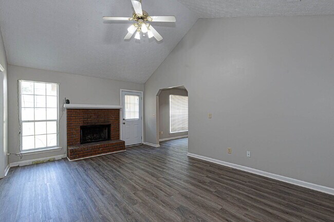 Foto del edificio - 5713 Marlette Ct