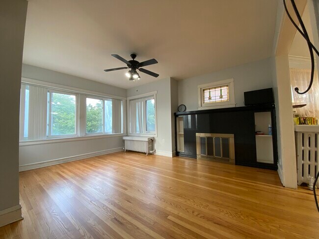 Foto del edificio - 4843 W George St
