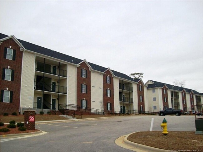 Foto del edificio - 1523 Drakestone Ct