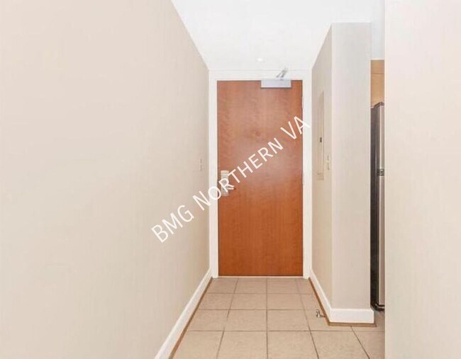 Building Photo - 1150 K St NW