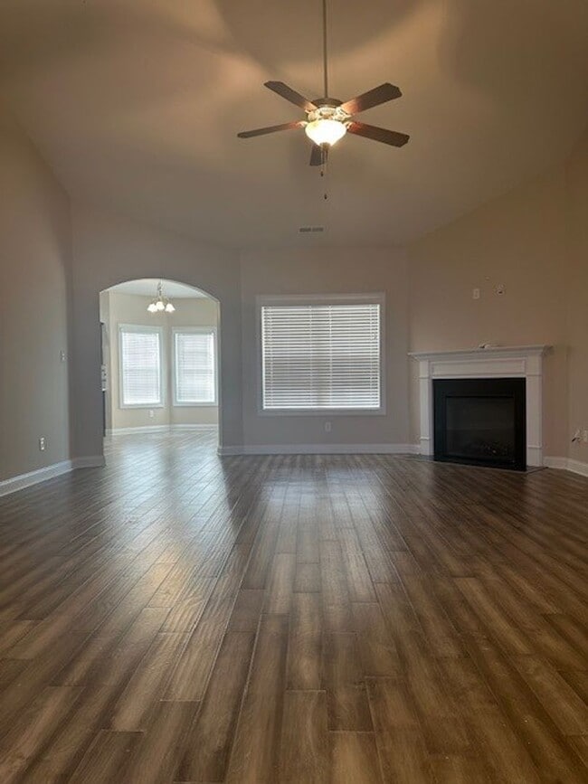 Building Photo - 104 Tiburon Ct