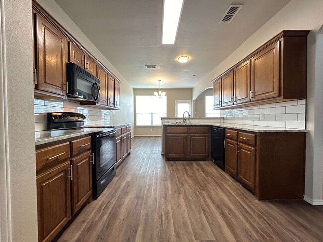 Foto del edificio - Large Two Story 5 Bedroom Home in Frenship Schools!