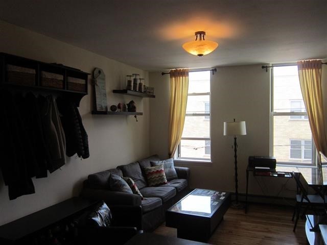 Foto del edificio - 328 Madison St