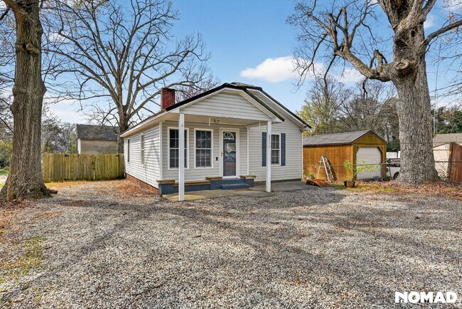 Foto del edificio - 2114 Brantley Rd