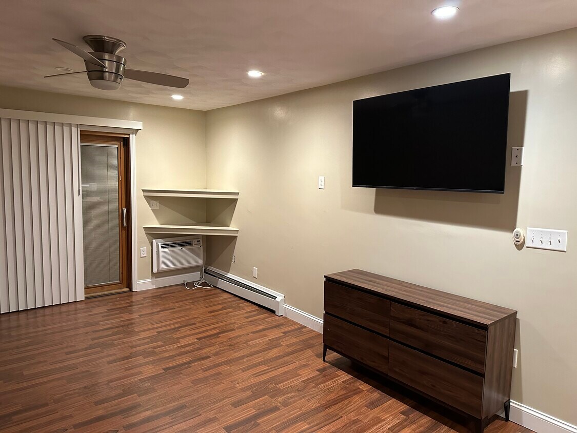 Foto principal - 756 Quaker Ln
